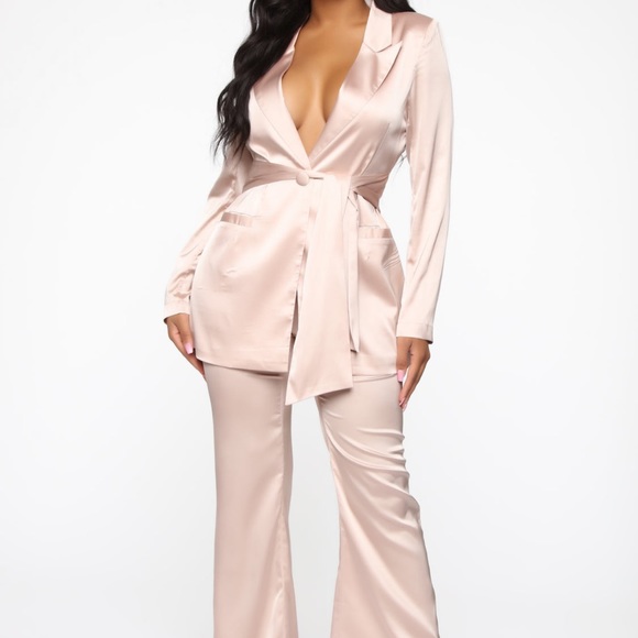 Nude satin suit set NWT - Picture 1 of 10